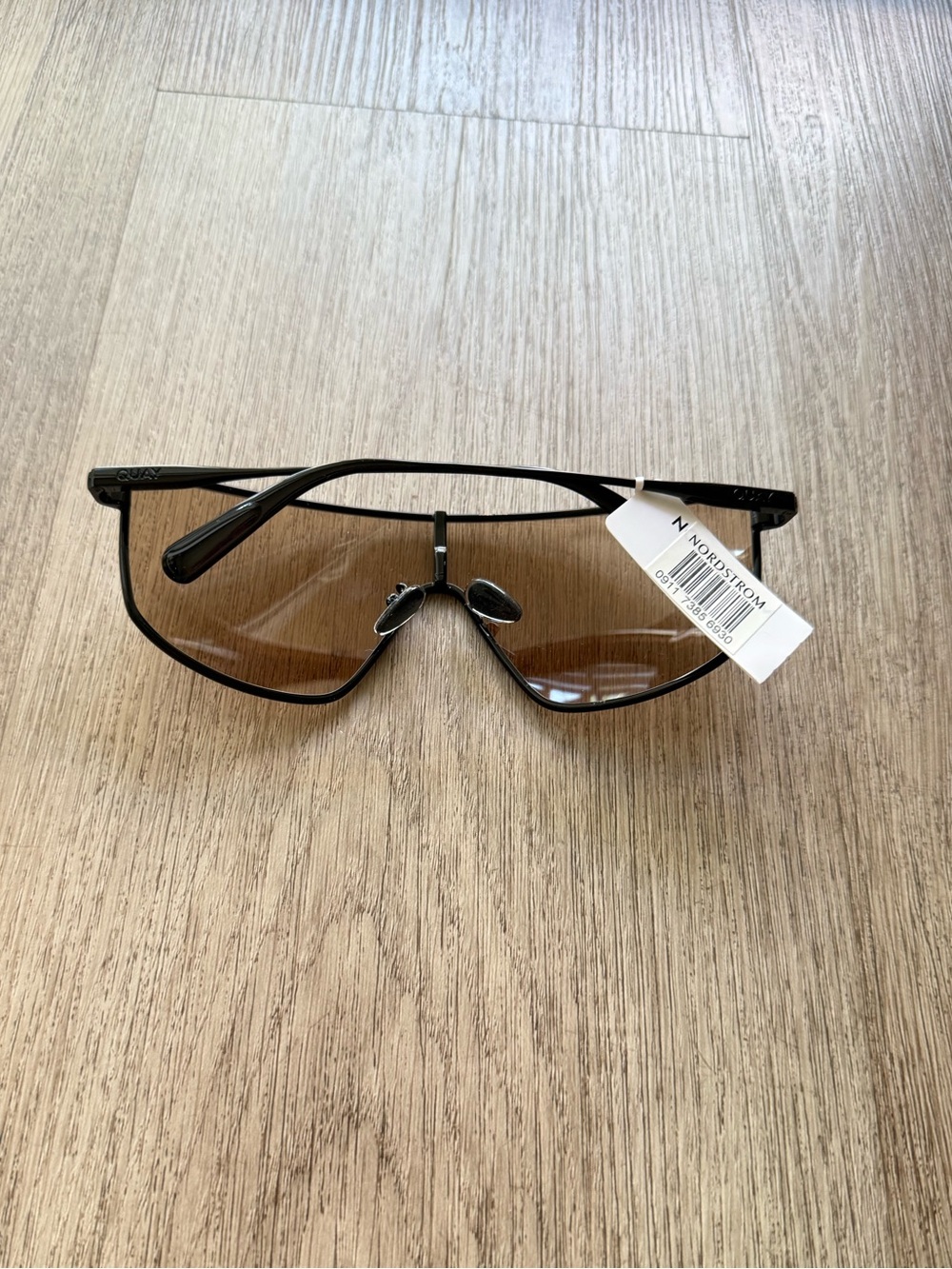 quay australia entourage black brown elevated retro shield sunglasses eyewear - Picture 3 of 5
